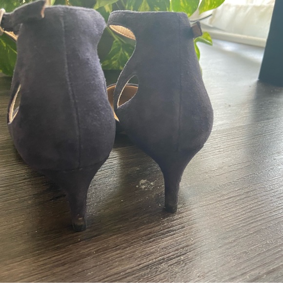 Banana Republic Navy Stilettos in Suede (Size 7) Pointy Toe - Picture 6 of 6